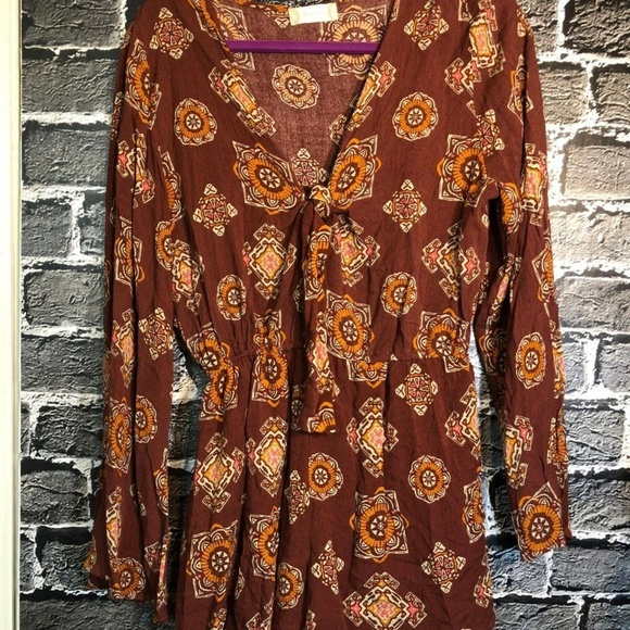 Altar'd State Tops - 💥5/$25💥 Altar'd State Long Sleeve Romper Sz M